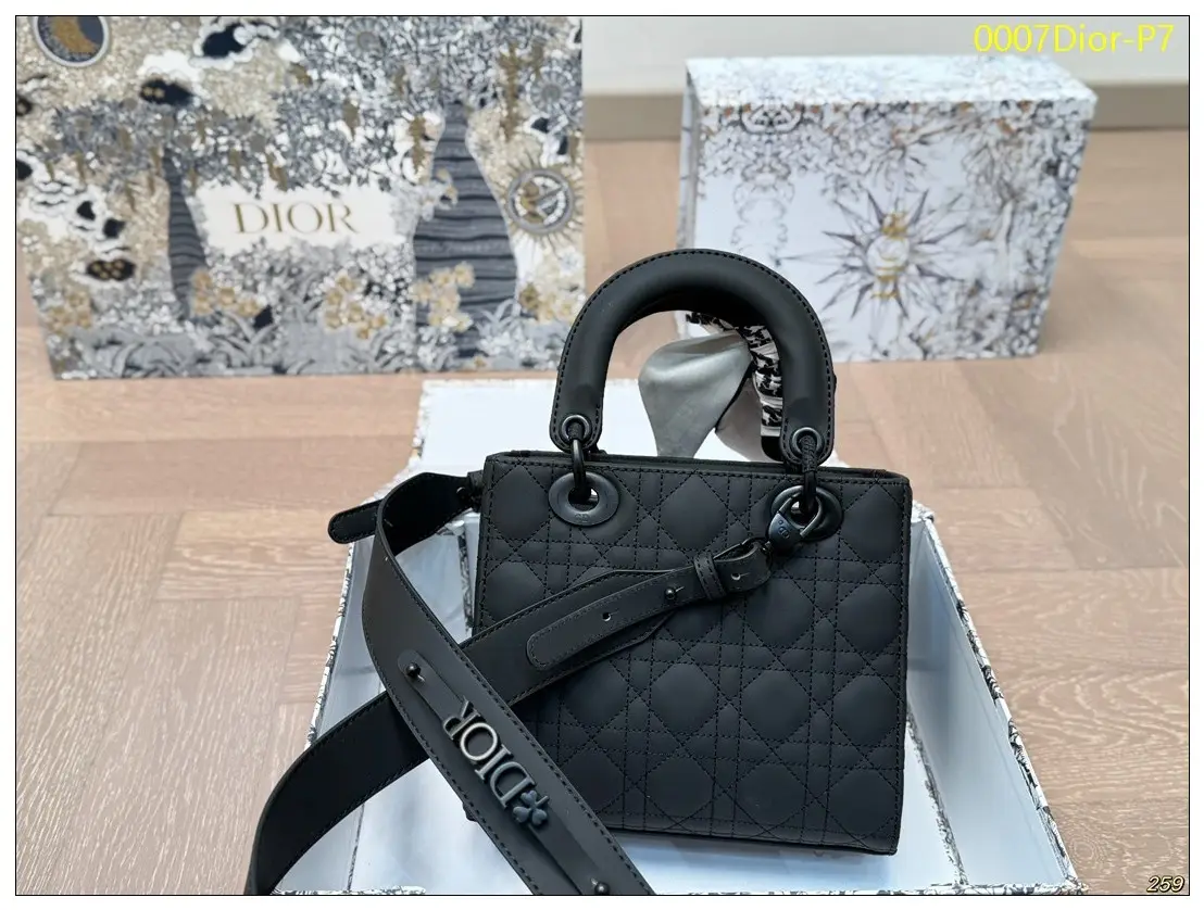 0007Dior P7
