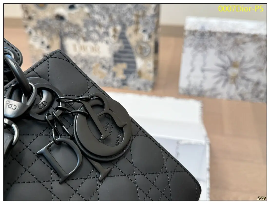 0007Dior P5