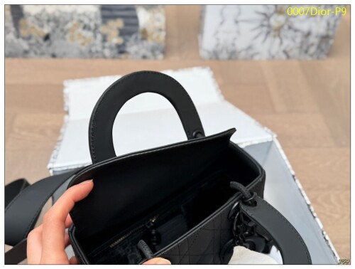 0007Dior P9