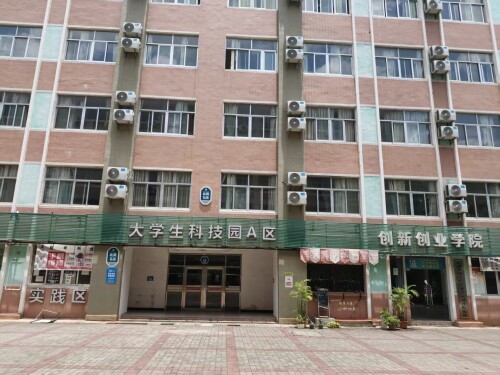 cfcbdec27501f7df516b76e81ec4a8d9.jpg