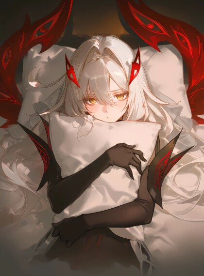 抱枕、白发少女、二次元插画、红色角饰